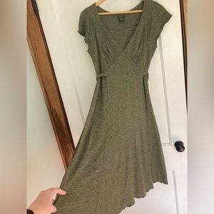 Banana Republic light wool flowy dress in army green